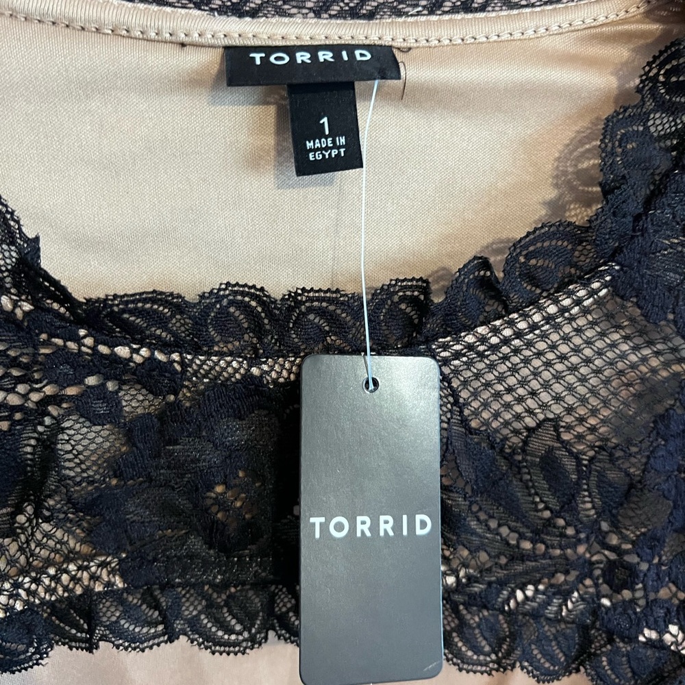 NWT torrid Black Floral Lace Long Sleeve Cutout Blouse - Picture 7 of 9